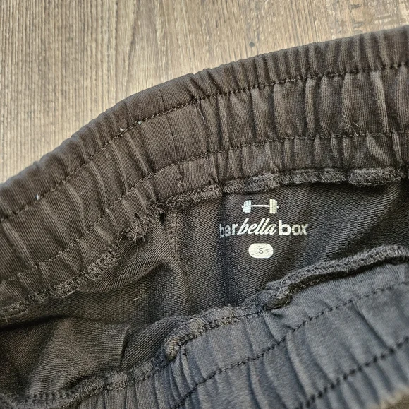 2 Joggers Bundle - Picture 7 of 13